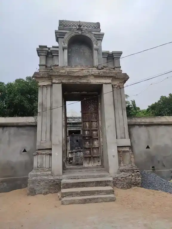 Arulmigu Lakshminarasimma Temple, Enadhimangalam - 607107 அருள்மிகு லட்சுமி நரசிம்மசுவாமி திருக்கோயில், ஏனாதிமங்கலம் - 607107, Viluppuram - Ancient Temple Architecture and History Image 2