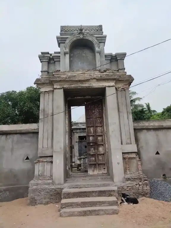 Arulmigu Lakshminarasimma Temple, Enadhimangalam - 607107 அருள்மிகு லட்சுமி நரசிம்மசுவாமி திருக்கோயில், ஏனாதிமங்கலம் - 607107, Viluppuram - Ancient Temple Architecture and History Image 3