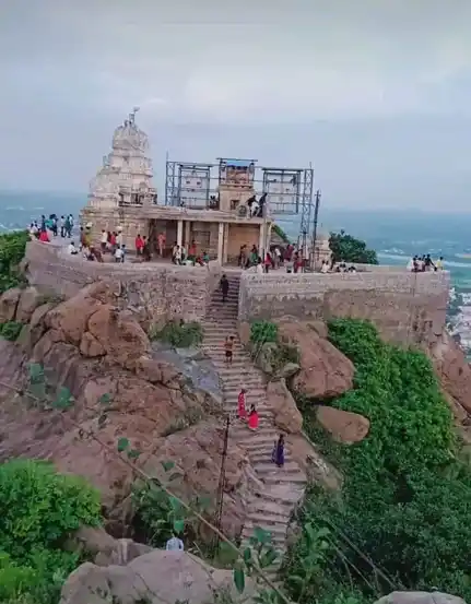 Arulmigu Lakshminarasimma Temple, Polur - 606803 அருள்மிகு இலட்சுமிநரசிம்ம சுவாமி திருக்கோயில், போளூர் - 606803, Tiruvannamalai - Ancient Temple Architecture and History Image 2