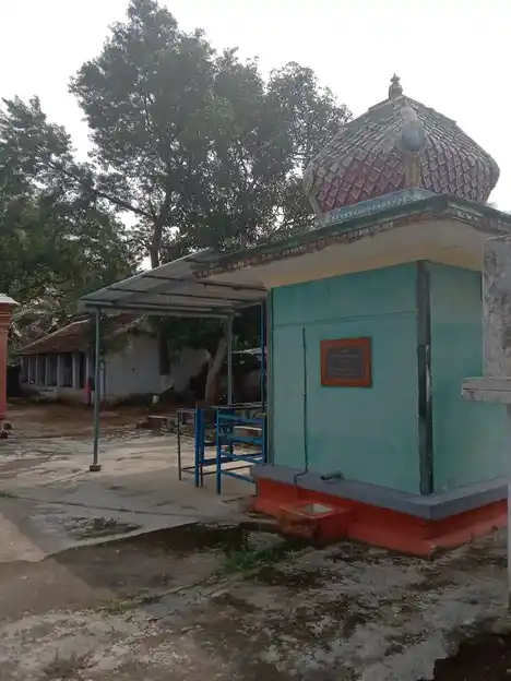 Arulmigu Lakshminarasimmaswamy Temple, Odayakulam - 642104 அருள்மிகு லட்சுமிநரசிம்மசுவாமி திருக்கோயில், Odayakulam - 642104, Coimbatore - Ancient Temple Architecture and History Image 4