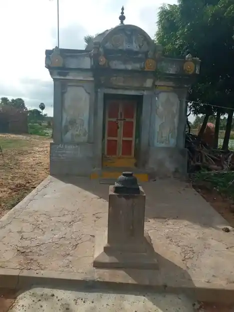 Arulmigu Lakshminaraya Perumal Temple, Kuppathevan - 614601 அருள்மிகு லெஷ்மிநாராயணபெருமாள் திருக்கோயில், Kuppathevan - 614601, Thanjavur - Ancient Temple Architecture and History Image 4