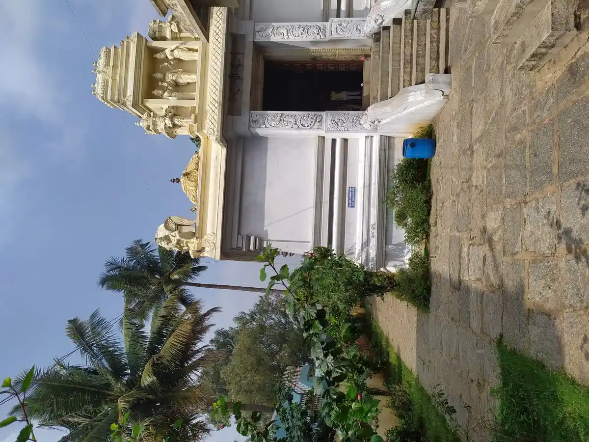 Arulmigu Lakshminarayana Perumal Temple, Bethagodipalli - 635114 அருள்மிகு லட்சுமி நாராயணபெருமாள் திருக்கோயில், Bethagodipalli - 635114, Krishnagiri - Ancient Temple Architecture and History Image 3