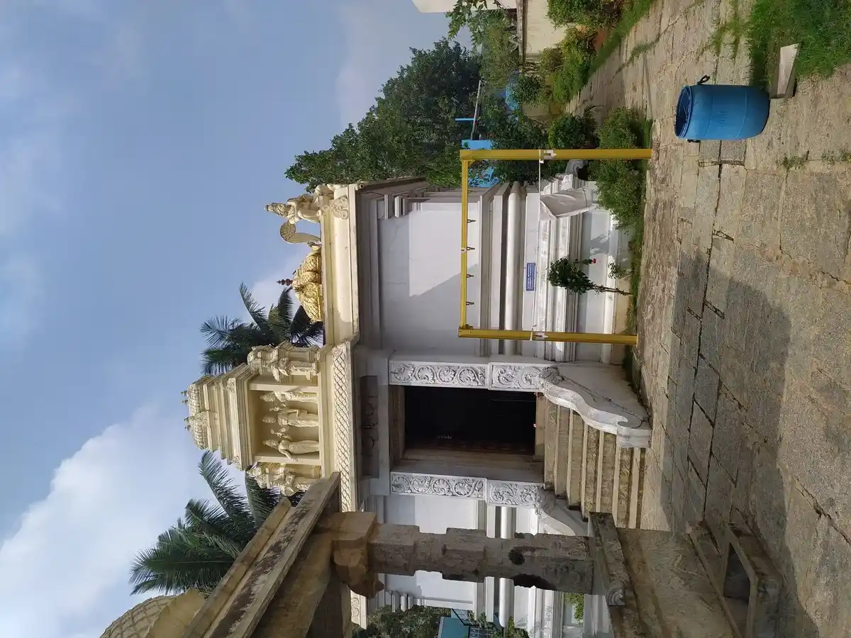 Arulmigu Lakshminarayana Perumal Temple, Bethagodipalli - 635114 அருள்மிகு லட்சுமி நாராயணபெருமாள் திருக்கோயில், Bethagodipalli - 635114, Krishnagiri - Ancient Temple Architecture and History Image 5