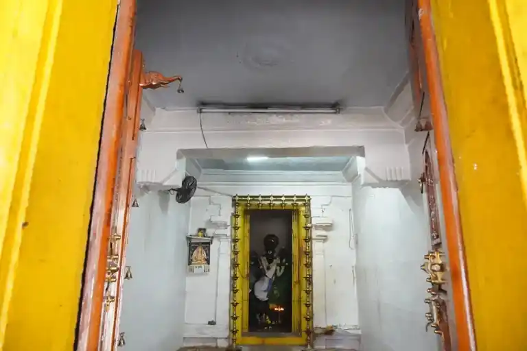 Arulmigu Lakshminarayana Perumal Temple, Cholamadevi - 642113 அருள்மிகு இலட்சுமி நாராயணப்பெருமாள் திருக்கோயில், Cholamadevi - 642113, Tiruppur - Ancient Temple Architecture and History Image 2