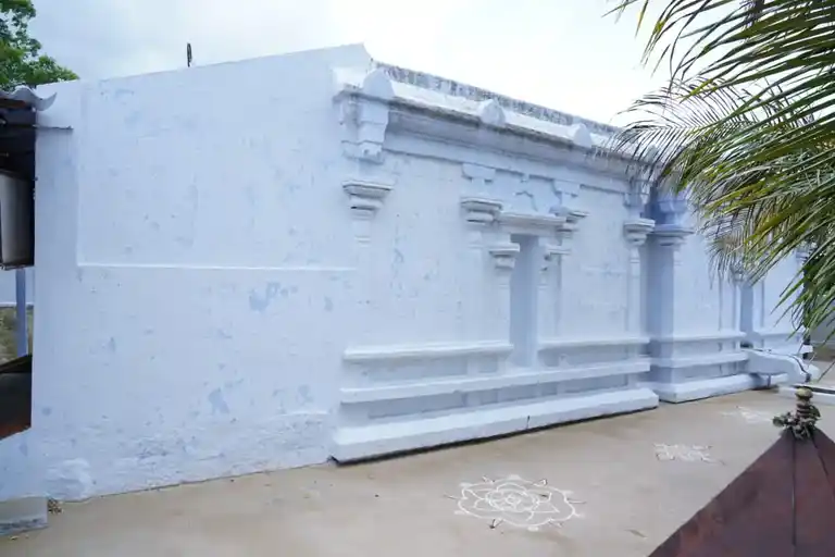 Arulmigu Lakshminarayana Perumal Temple, Cholamadevi - 642113 அருள்மிகு இலட்சுமி நாராயணப்பெருமாள் திருக்கோயில், Cholamadevi - 642113, Tiruppur - Ancient Temple Architecture and History Image 6