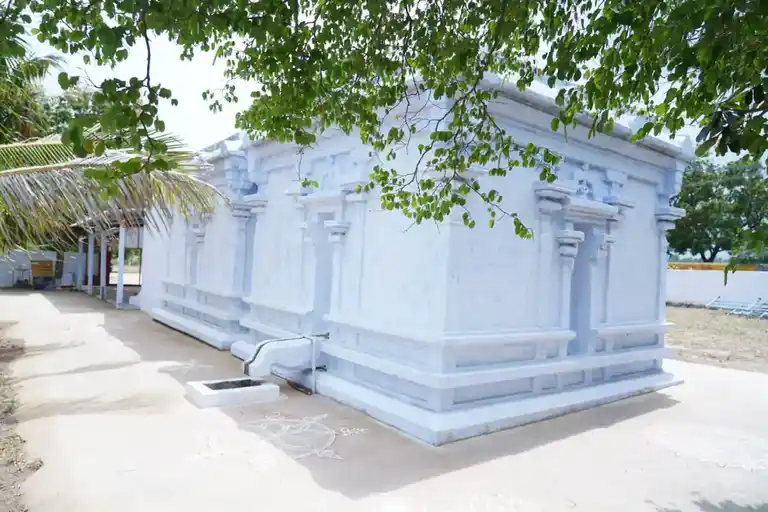 Arulmigu Lakshminarayana Perumal Temple, Cholamadevi - 642113 அருள்மிகு இலட்சுமி நாராயணப்பெருமாள் திருக்கோயில், Cholamadevi - 642113, Tiruppur - Ancient Temple Architecture and History Image 8