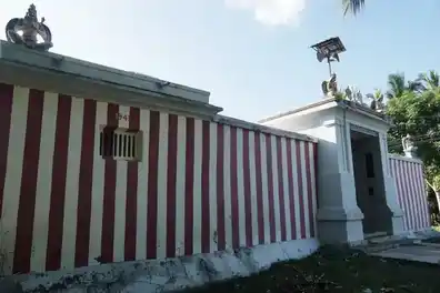 Arulmigu Lakshminarayana Perumal Temple, Kadalangudi, Kadalangudi - 609801 அருள்மிகு லெட்சுமி நாராயண பெருமாள் திருக்கோயில், கடலங்குடி - 609801, Mayiladuthurai - Ancient Temple Architecture and History Image 3