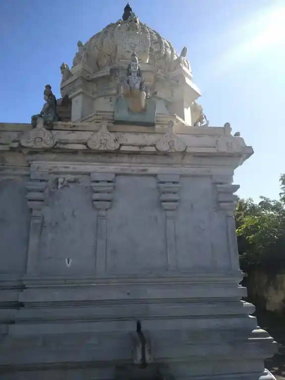 Arulmigu Lakshminarayana Perumal Temple, Mungilpattu - 605501 அருள்மிகு லட்சுமிநாராயணப்பெருமாள், பிடாரி, அரிஹரபுத்திரசாமி திருக்கோயில், மூங்கில்பட்டு - 605501, Viluppuram - Ancient Temple Architecture and History Image 5