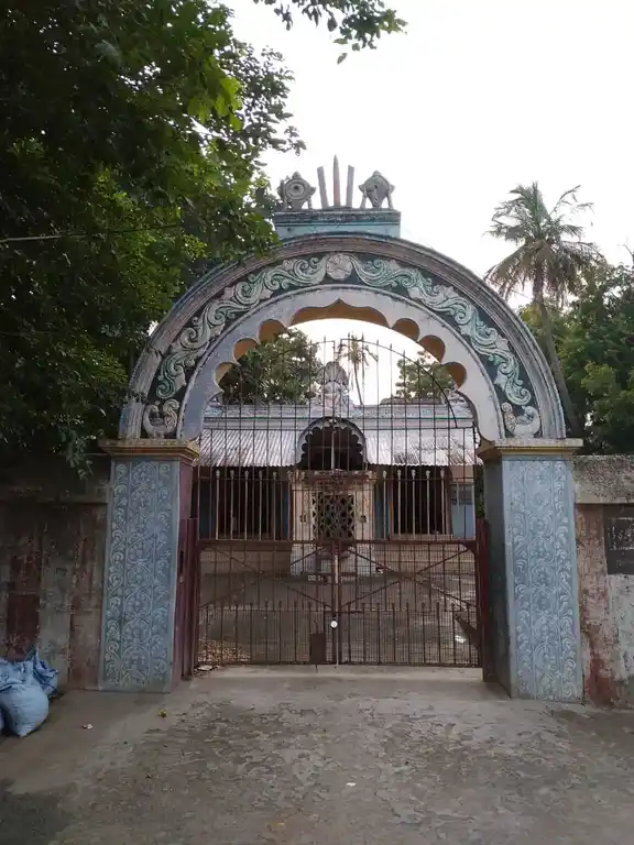 Arulmigu Lakshminarayana Perumal Temple, Nallamangudi - 610105 அருள்மிகு லெட்சுமிநாராயணப்பெருமாள் திருக்கோயில், Nallamangudi - 610105, Thiruvarur - Ancient Temple Architecture and History Image 4