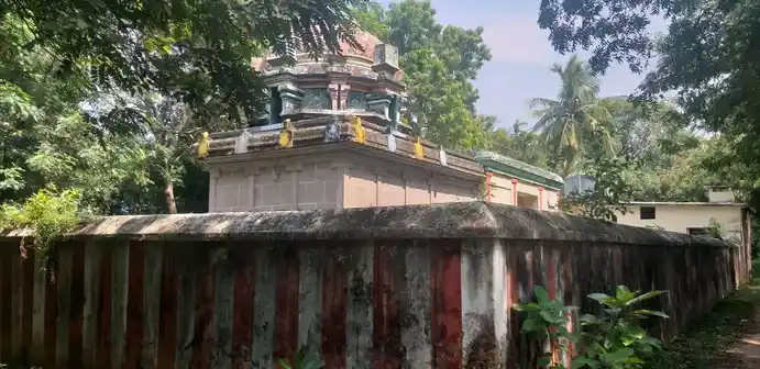 Arulmigu Lakshminarayana Perumal Temple, Pochudi, Pochudi - 609811 அருள்மிகு லெட்சுமி நாராயண பெருமாள் திருக்கோயில், Pochudi, Pochudi - 609811, Mayiladuthurai - Ancient Temple Architecture and History Image 4