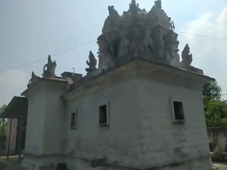 Arulmigu Lakshminarayana Perumal Temple, Soganur - 631001 அருள்மிகு லட்சுமி நாராயன பெருமாள் திருக்கோயில், சோகனூர் - 631001, Ranipet - Ancient Temple Architecture and History Image 2