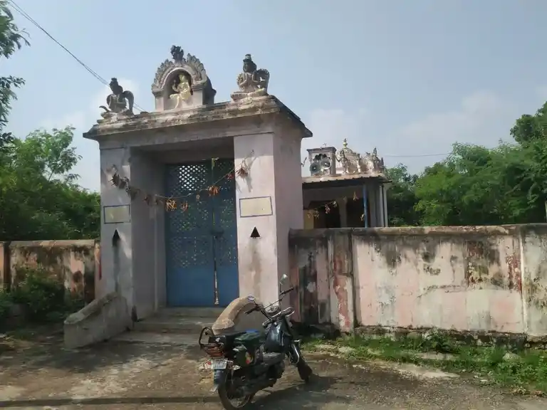 Arulmigu Lakshminarayana Perumal Temple, Soganur - 631001 அருள்மிகு லட்சுமி நாராயன பெருமாள் திருக்கோயில், சோகனூர் - 631001, Ranipet - Ancient Temple Architecture and History Image 4
