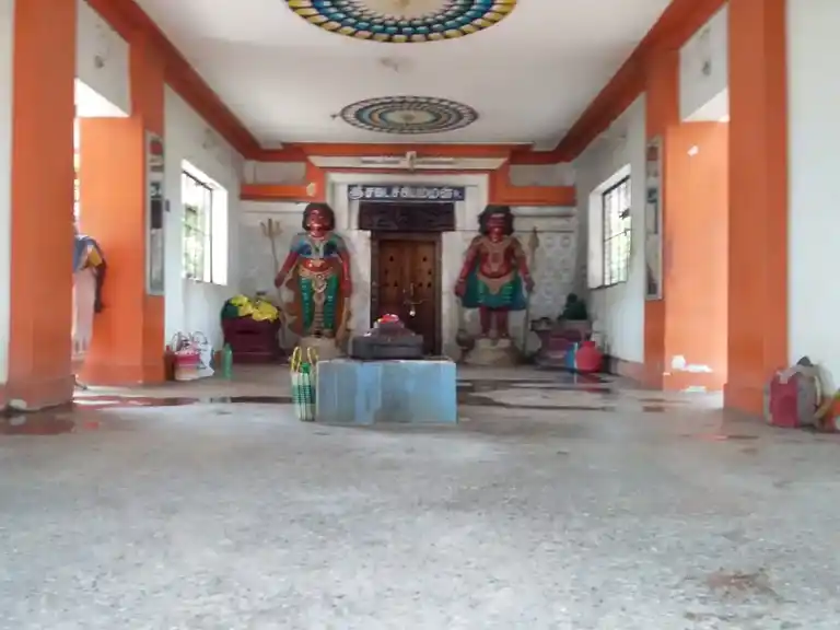 Arulmigu Lakshminarayana Perumal Temple, Thanneerpalli - 639107 அருள்மிகு லெட்சுமிநாராயணப்பெருமாள் திருக்கோயில், தண்ணீர்பள்ளி - 639107, Karur - Ancient Temple Architecture and History Image 6