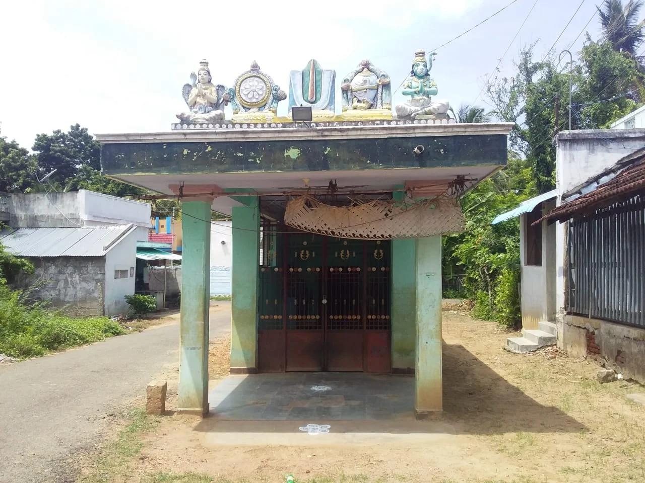 அருள்மிகு லெட்சுமிநாராயணப்பெருமாள் திருக்கோயில், தண்ணீர்பள்ளி - 639107 - Main View