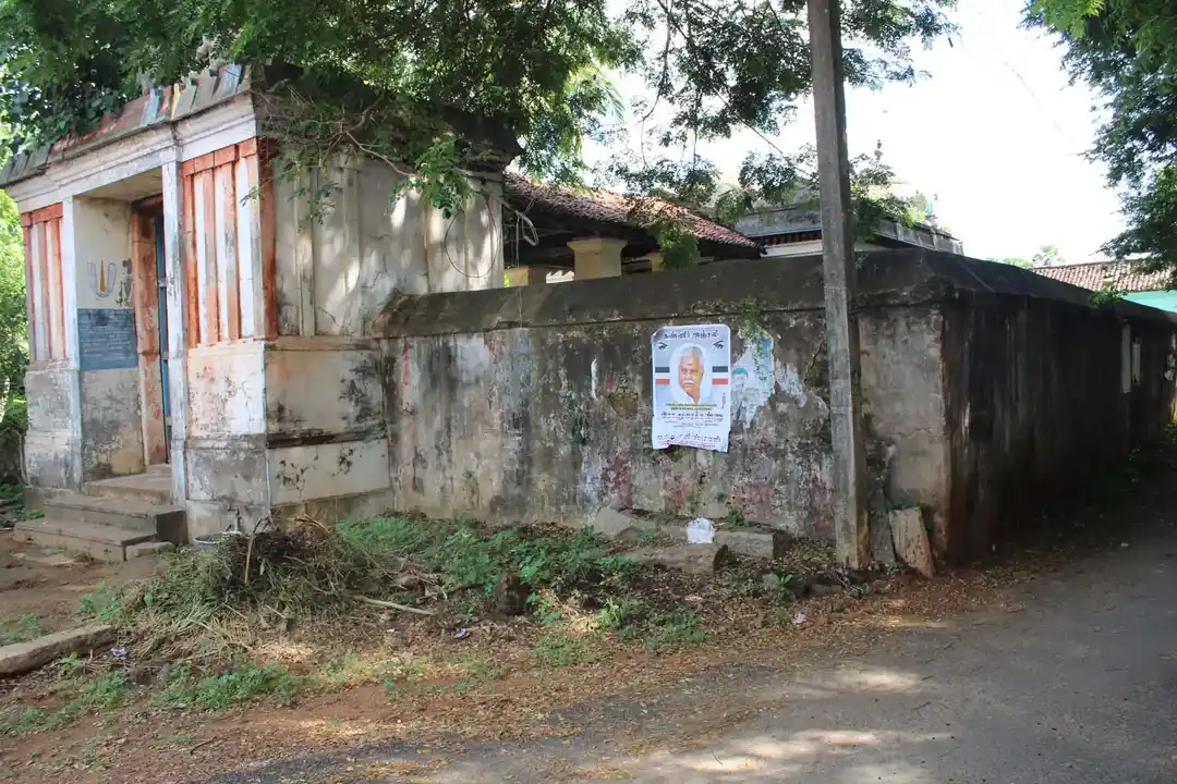 Arulmigu Lakshminarayana Perumal Temple, Thiyagarajapuram - 609802 அருள்மிகு லெட்சுமி நாராயணப் பெருமாள் திருக்கோயில், Thiyagarajapuram - 609802, Thanjavur - Ancient Temple Architecture and History Image 3