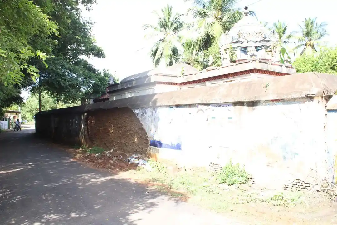 Arulmigu Lakshminarayana Perumal Temple, Thiyagarajapuram - 609802 அருள்மிகு லெட்சுமி நாராயணப் பெருமாள் திருக்கோயில், Thiyagarajapuram - 609802, Thanjavur - Ancient Temple Architecture and History Image 4