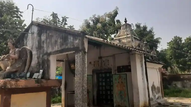 Arulmigu Lakshminarayana Perumal Temple, Thoravi - 605601 அருள்மிகு லட்சுமிநாராயணப்பெருமாள் திருக்கோயில், தொரவி - 605601, Viluppuram - Ancient Temple Architecture and History Image 2