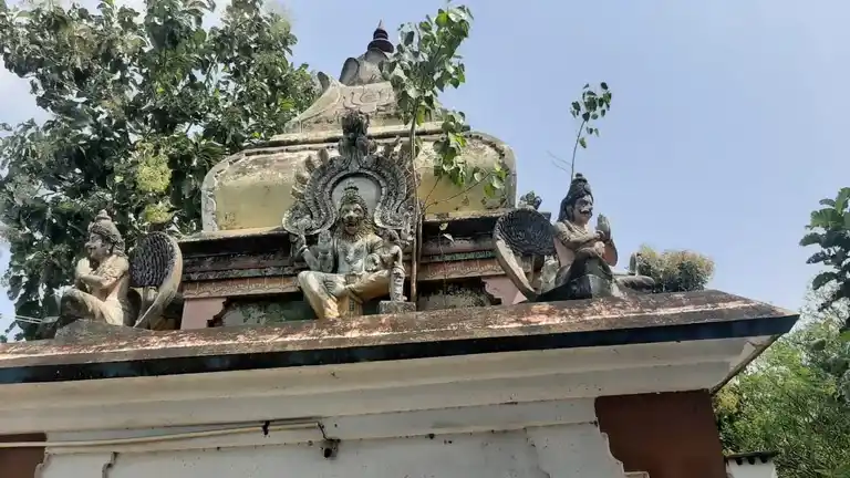 Arulmigu Lakshminarayana Perumal Temple, Thoravi - 605601 அருள்மிகு லட்சுமிநாராயணப்பெருமாள் திருக்கோயில், தொரவி - 605601, Viluppuram - Ancient Temple Architecture and History Image 5