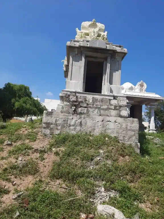 Arulmigu Lakshminarayana Perumal Temple, Unjalur - 638152 அருள்மிகு லட்சுமிநாராயணபெருமாள் திருக்கோயில், Unjalur - 638152, Erode - Ancient Temple Architecture and History Image 2