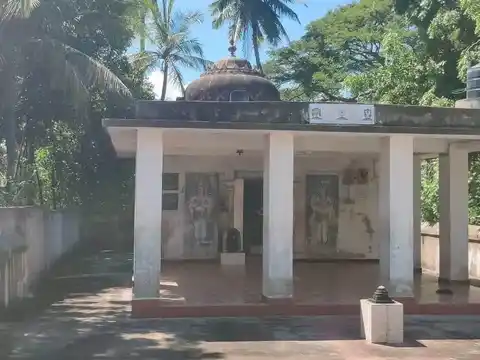 Arulmigu Lakshminarayana Perumal Temple, Vanageri, Vanageri - 609105 அருள்மிகு லெட்சுமி நாராயணப்பெருமாள் திருக்கோயில், Vanageri, Vanageri - 609105, Mayiladuthurai - Ancient Temple Architecture and History Image 4