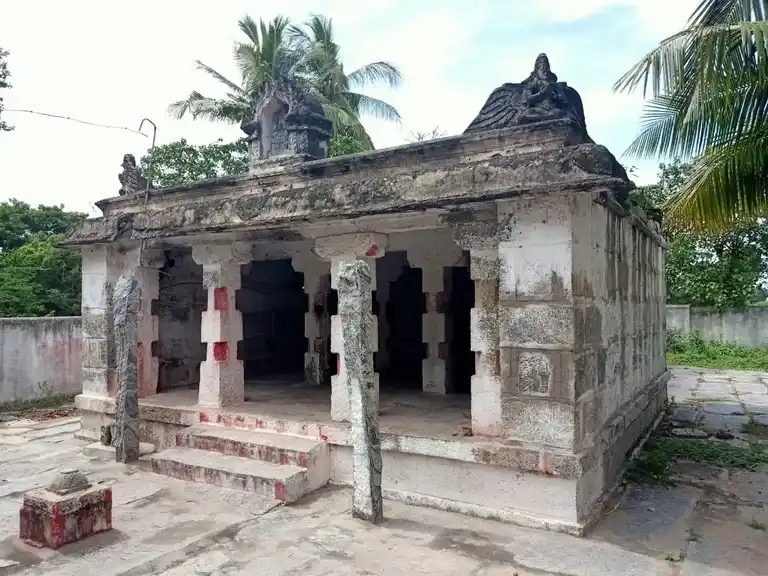 Arulmigu Lakshminarayana Perumal Temple, Veerasozhiyam - 605755 அருள்மிகு லட்சுமிநாராயணப்பெருமாள் திருக்கோயில்,  - 605755, Viluppuram - Ancient Temple Architecture and History Image 6
