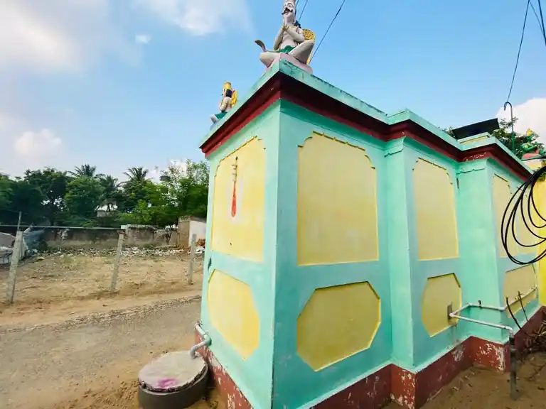 Arulmigu Lakshminarayana Samy Temple, Centre Of The Village, Karimanal - 601204 Arulmigu LakshmiNarayana samy Temple, Centre Of The Village, Karimanal - 601204, Tiruvallur - Ancient Temple Architecture and History Image 2