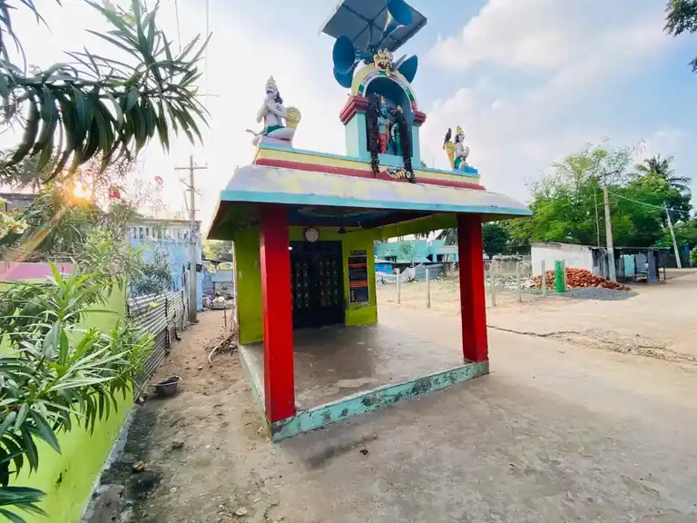 Arulmigu Lakshminarayana Samy Temple, Centre Of The Village, Karimanal - 601204 Arulmigu LakshmiNarayana samy Temple, Centre Of The Village, Karimanal - 601204, Tiruvallur - Ancient Temple Architecture and History Image 3