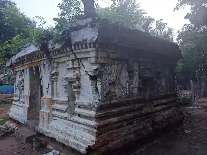 Arulmigu Lakshminarayanaperumal Temple, Kadarankondan - 621901 அருள்மிகு லெட்சுமிநாராயணபெருமாள் திருக்கோயில், Kadarankondan - 621901, Ariyalur - Ancient Temple Architecture and History Image 4