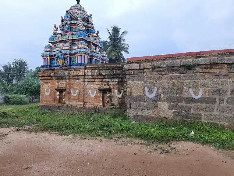 Arulmigu Lakshminarayanaperumal Temple, Nadiyapattu - 606115 அருள்மிகு. லட்சுமிநாராயணப்பெருமாள் திருக்கோயில், Nadiyapattu - 606115, Cuddalore - Ancient Temple Architecture and History Image 5