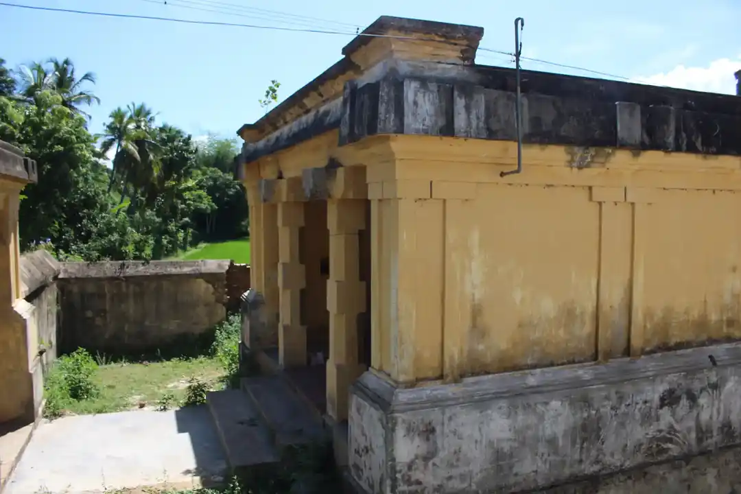 Arulmigu Lakshminarayanaperumal Temple, Nagarasampettai - 612605 அருள்மிகு லெட்சுமி நாராயணப்பெருமாள் திருக்கோயில், Nagarasampettai - 612605, Thanjavur - Ancient Temple Architecture and History Image 2