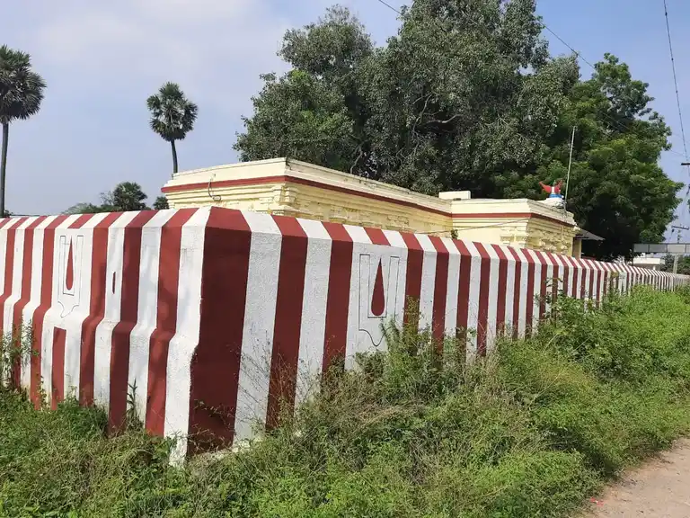Arulmigu Lakshminarayanaperumal Temple, Near School, Pondavakkam - 602026 அருள்மிகு லட்சுமிநாராயணப்பெருமாள் திருக்கோயில், Near School, Pondavakkam - 602026, Tiruvallur - Ancient Temple Architecture and History Image 2