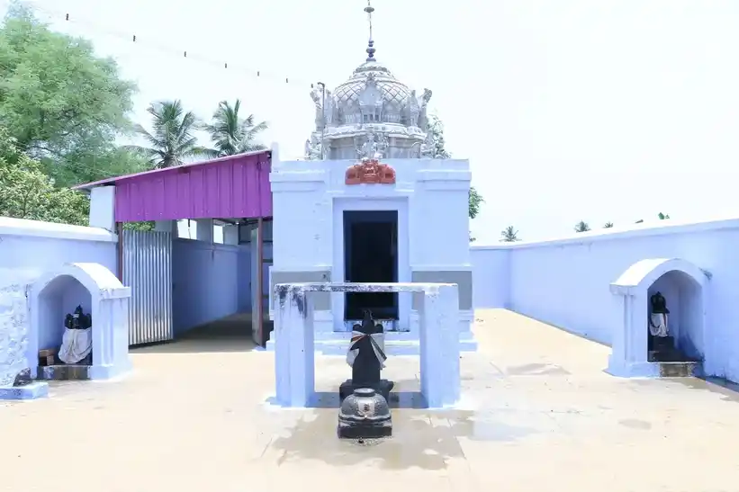 Arulmigu Lakshminarayanaperumal Temple, Singampettai, Bhavani - 638311 அருள்மிகு இலட்சுமி நாராயணப்பெருமாள் திருக்கோயில், Singampettai, Bhavani - 638311, Erode - Ancient Temple Architecture and History Image 2