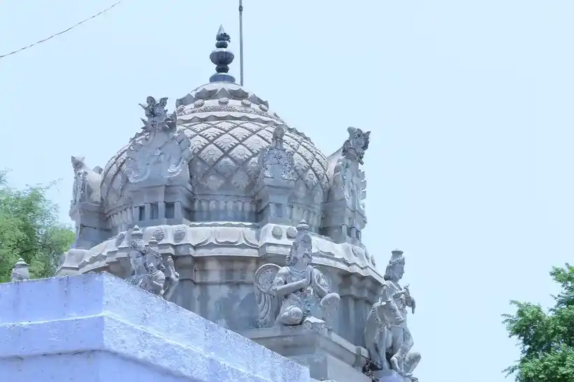 Arulmigu Lakshminarayanaperumal Temple, Singampettai, Bhavani - 638311 அருள்மிகு இலட்சுமி நாராயணப்பெருமாள் திருக்கோயில், Singampettai, Bhavani - 638311, Erode - Ancient Temple Architecture and History Image 8