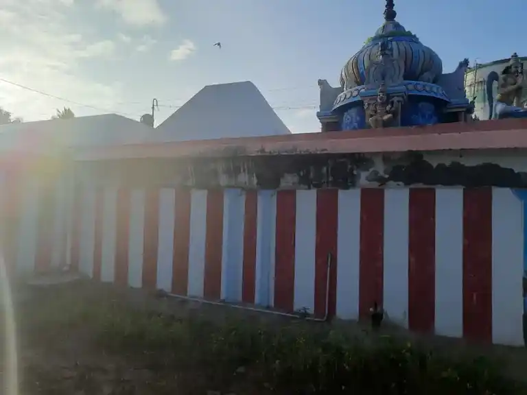 Arulmigu Lakshminarayanaperumal Temple, Thirumanamedu - 621601 அருள்மிகு லெட்சுமிநாராயணபெருமாள் திருக்கோயில், Thirumanamedu - 621601, Thiruchirappalli - Ancient Temple Architecture and History Image 3