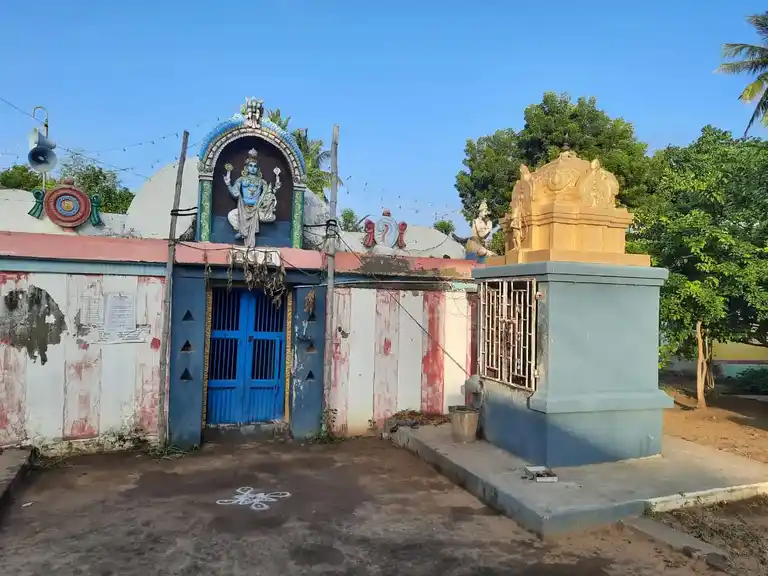 Arulmigu Lakshminarayanaperumal Temple, Thirumanamedu - 621601 அருள்மிகு லெட்சுமிநாராயணபெருமாள் திருக்கோயில், Thirumanamedu - 621601, Thiruchirappalli - Ancient Temple Architecture and History Image 4