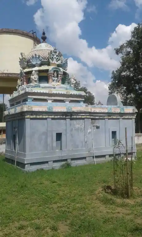 Arulmigu Lakshminarayanaperumal Temple, Uthirankudi - 621802 அருள்மிகு லெட்சுமி நாராயணப்பெருமாள் திருக்கோயில், உத்திரக்குடி - 621802, Ariyalur - Ancient Temple Architecture and History Image 2