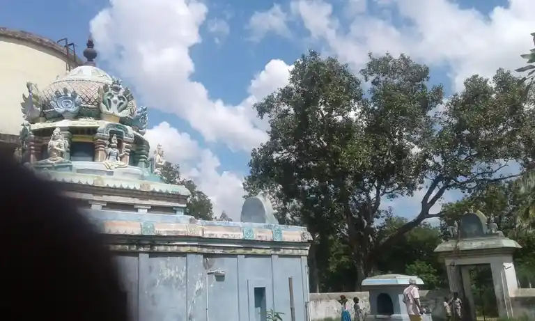 Arulmigu Lakshminarayanaperumal Temple, Uthirankudi - 621802 அருள்மிகு லெட்சுமி நாராயணப்பெருமாள் திருக்கோயில், உத்திரக்குடி - 621802, Ariyalur - Ancient Temple Architecture and History Image 3