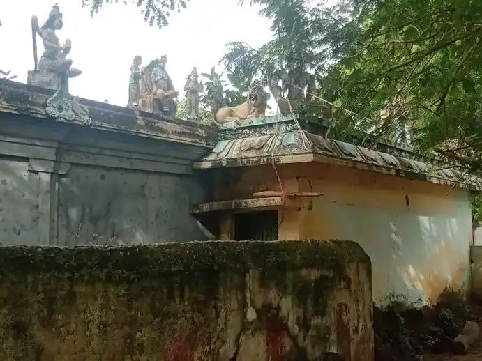 Arulmigu Lakshminarayanaperumal Temple, Vadapakkam - 608201 அருள்மிகு லட்சுமிநாராயணப்பெருமாள், அருள்மிகு அய்யனார், அருள்மிகு திரௌபதியம்மன் வகையறா திருக்கோயில், வடப்பாக்கம் - 608201, Cuddalore - Ancient Temple Architecture and History Image 4
