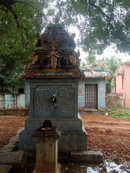 Arulmigu Lakshminarayanaperumal Temple, Vadapakkam - 608201 அருள்மிகு லட்சுமிநாராயணப்பெருமாள், அருள்மிகு அய்யனார், அருள்மிகு திரௌபதியம்மன் வகையறா திருக்கோயில், வடப்பாக்கம் - 608201, Cuddalore - Ancient Temple Architecture and History Image 5
