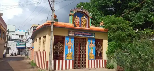 Arulmigu Lakshminarayanasamy Temple, Vijayapuram - 610001 அருள்மிகுலெட்சுமிநாராயணப்பெருமாள் திருக்கோயில், Vijayapuram - 610001, Thiruvarur - Ancient Temple Architecture and History Image 5
