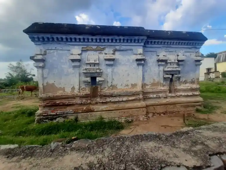 Arulmigu Lakshminarayanaswamy Temple, Appamasamudram - 636108 அருள்மிகு லட்சுமி நாராயணசாமி திருக்கோயில், Appamasamudram - 636108, Salem - Ancient Temple Architecture and History Image 3