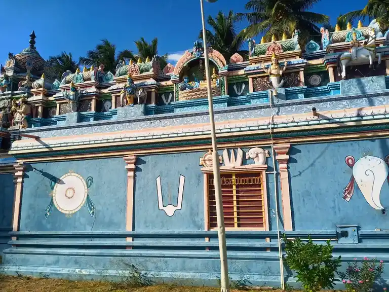 Arulmigu Lakshminarayanaswamy Temple, Kooliyam - 635122 அருள்மிகு இலட்சுமி நாராயணசுவாமி திருக்கோயில், கூலியம் - 635122, Krishnagiri - Ancient Temple Architecture and History Image 2