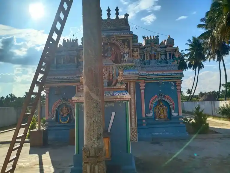 Arulmigu Lakshminarayanaswamy Temple, Kooliyam - 635122 அருள்மிகு இலட்சுமி நாராயணசுவாமி திருக்கோயில், கூலியம் - 635122, Krishnagiri - Ancient Temple Architecture and History Image 4