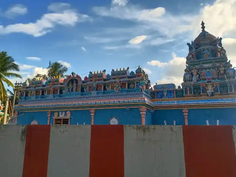 Arulmigu Lakshminarayanaswamy Temple, Kooliyam - 635122 அருள்மிகு இலட்சுமி நாராயணசுவாமி திருக்கோயில், கூலியம் - 635122, Krishnagiri - Ancient Temple Architecture and History Image 6