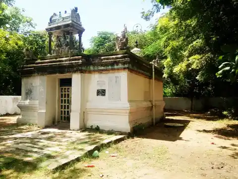 Arulmigu Lakshminarayaperumal Temple, V.Pudhupakkam - 605502 அருள்மிகு லட்சுமி நாராயணப்பெருமாள் திருக்கோயில், வி.புதுப்பாக்கம் - 605502, Viluppuram - Ancient Temple Architecture and History Image 3