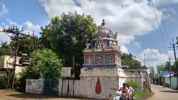 Arulmigu Lakshminarayaperumal Temple, Vaigainallur - 639104 அருள்மிகு லெட்சுமி நாராயணப்பெருமாள் திருக்கோயில், Vaigainallur - 639104, Karur - Ancient Temple Architecture and History Image 4