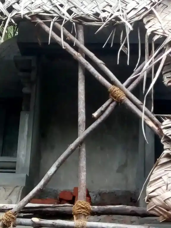 Arulmigu Lakshminaraynperumal Temple, Aurpaur - 612602 அருள்மிகு லெட்சுமிநாரயணப்பெருமாள் திருக்கோயில், Aurpaur - 612602, Thiruvarur - Ancient Temple Architecture and History Image 3