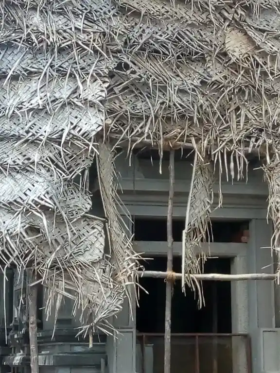 Arulmigu Lakshminaraynperumal Temple, Aurpaur - 612602 அருள்மிகு லெட்சுமிநாரயணப்பெருமாள் திருக்கோயில், Aurpaur - 612602, Thiruvarur - Ancient Temple Architecture and History Image 4