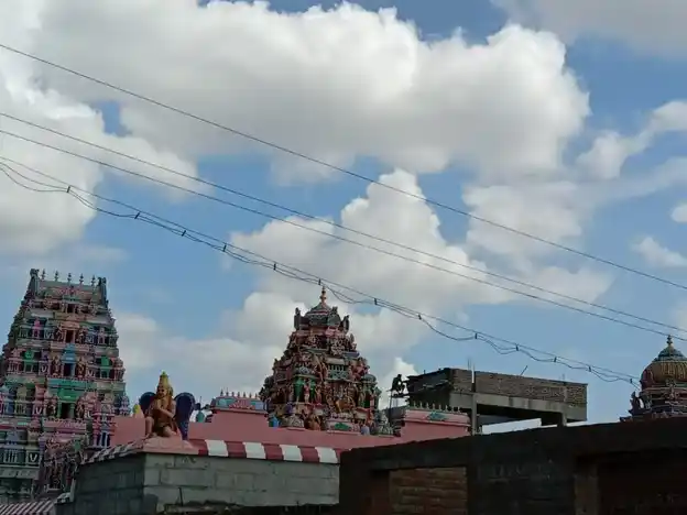 Arulmigu Lakshminarsimmaswamy Temple, Near Bus Stand, Palayapettai - 635001 அருள்மிகு லட்சுமி நரசிம்ம சுவாமி திருக்கோயில், Near Bus Stand, Palayapettai - 635001, Krishnagiri - Ancient Temple Architecture and History Image 2