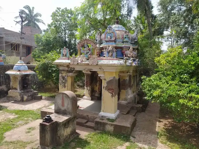 Arulmigu Lakshmirayana Perumal Templ, Baburajapuram - 612302 Arulmigu Lakshmirayana Perumal Templ, Baburajapuram - 612302, Thanjavur - Ancient Temple Architecture and History Image 4